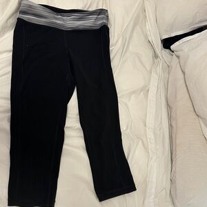 Capri Black Leggings with Gray Waistband